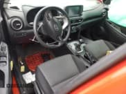 ✅ 2020 Hyundai Kona SE • VIN: KM8K12AA0LU516618 • Лот: 76417084. Опубликован ранее на Copart с пробегом Не указан. Бесплатный доступ к архиву аукционных продаж из США и подробный отчёт об истории автомобиля на DreamBid. Изображение 8.