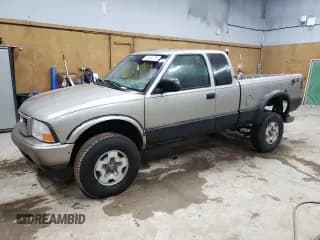 ✅ 2000 GMC Sonoma SLS • VIN: 1GTCT19W8Y8207735 • Lot: 92434725. Wystawiony na Copart z przebiegiem 208 779 mil. Bezpłatny archiwum sprzedaży aukcyjnych z USA i szczegółowy raport historii pojazdu na DreamBid. Zdjęcie 1.