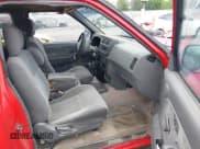 ✅ 2000 Nissan Frontier XE • VIN: 1N6DD26S0YC395959 • Lot: 42055294. Wystawiony na IAAI z przebiegiem 209 982 mil. Bezpłatny archiwum sprzedaży aukcyjnych z USA i szczegółowy raport historii pojazdu na DreamBid. Zdjęcie 5.