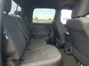 ✅ 2024 Ram 2500 Tradesman • VIN: 3C6UR5CJ7RG293601 • Lot: 65980555. Wystawiony na Copart z przebiegiem 12 336 mil. Bezpłatny archiwum sprzedaży aukcyjnych z USA i szczegółowy raport historii pojazdu na DreamBid. Zdjęcie 10.