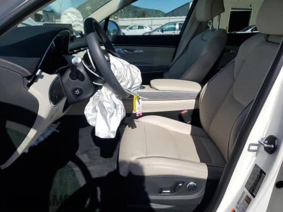 ✅ 2025 Genesis GV70 2.5T • VIN: KMUMADTB3SU214220 • Лот: 85906775. Опубликован ранее на Copart с пробегом 2 717 миль. Бесплатный доступ к архиву аукционных продаж из США и подробный отчёт об истории автомобиля на DreamBid. Изображение 7.