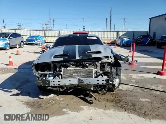 ✅ 2022 Dodge Challenger SRT Super Stock • VIN: 2C3CDZL98NH226312 • Лот: 47171705. Опубликован ранее на Copart с пробегом 32 233 миль. Бесплатный доступ к архиву аукционных продаж из США и подробный отчёт об истории автомобиля на DreamBid. Изображение 13.