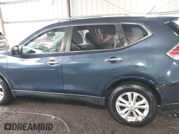 ✅ 2016 Nissan Rogue S • VIN: JN8AT2MTXGW016357 • Lot: 43323846. Wystawiony na IAAI z przebiegiem 126 937 mil. Bezpłatny archiwum sprzedaży aukcyjnych z USA i szczegółowy raport historii pojazdu na DreamBid. Zdjęcie 15.