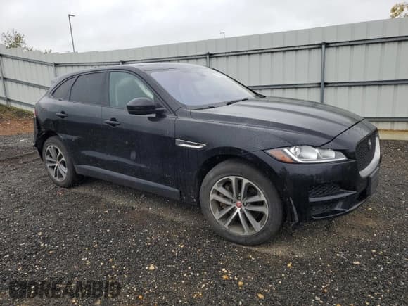✅ 2017 Jaguar F-Pace 35t Premium • VIN: SADCJ2BV9HA056611 • Lot: 71692625. Wystawiony na Copart z przebiegiem 101 855 mil. Bezpłatny archiwum sprzedaży aukcyjnych z USA i szczegółowy raport historii pojazdu na DreamBid. Zdjęcie 4.