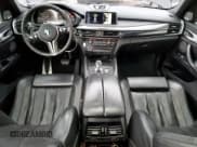 ✅ 2017 BMW X6 M • VIN: 5YMKW8C33H0U72434 • Lot: 44600645. Wystawiony na Copart z przebiegiem 54 035 mil. Bezpłatny archiwum sprzedaży aukcyjnych z USA i szczegółowy raport historii pojazdu na DreamBid. Zdjęcie 8.