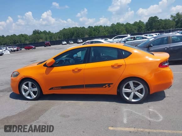 2014 Dodge Dart SXT z VIN 1C3CDFBB2ED825416, wystawiony jako IAAI lot #43002439 z przebiegiem 95 037 mil mil oraz . Historia ofert i sprzedaży dostępna na DreamBid. Obrazek 14.