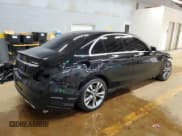 ✅ 2017 Mercedes-Benz C 300 • VIN: 55SWF4KB4HU213950 • Lot: 90358285. Wystawiony na Copart z przebiegiem 56 564 mil. Bezpłatny archiwum sprzedaży aukcyjnych z USA i szczegółowy raport historii pojazdu na DreamBid. Zdjęcie 3.