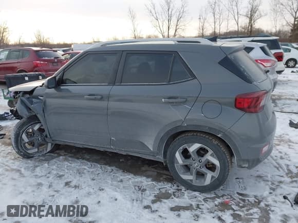 ✅ 2021 Hyundai Venue SEL • VIN: KMHRC8A31MU109616 • Lot: 41358065. Listed on IAAI with 47,607 mi. Free auction sales archive from the USA and detailed vehicle history report at DreamBid. Image 15.