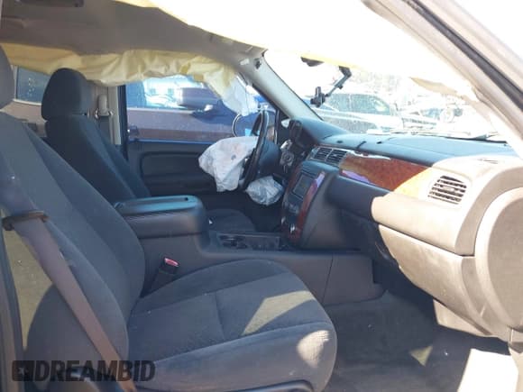 ✅ 2008 Chevrolet Suburban 3LT • VIN: 3GNFC16058G192836 • Lot: 41474966. Listed on IAAI with 116,772 mi. Free auction sales archive from the USA and detailed vehicle history report at DreamBid. Image 5.