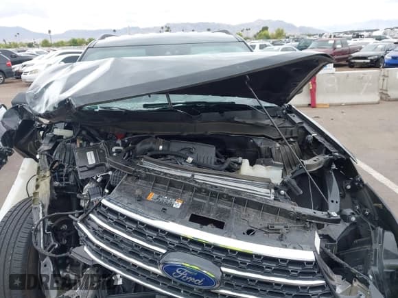 ✅ 2024 Ford Explorer XLT • VIN: 1FMSK7DH8RGA76786 • Lot: 42203743. Wystawiony na IAAI z przebiegiem 23 926 mil. Bezpłatny archiwum sprzedaży aukcyjnych z USA i szczegółowy raport historii pojazdu na DreamBid. Zdjęcie 10.