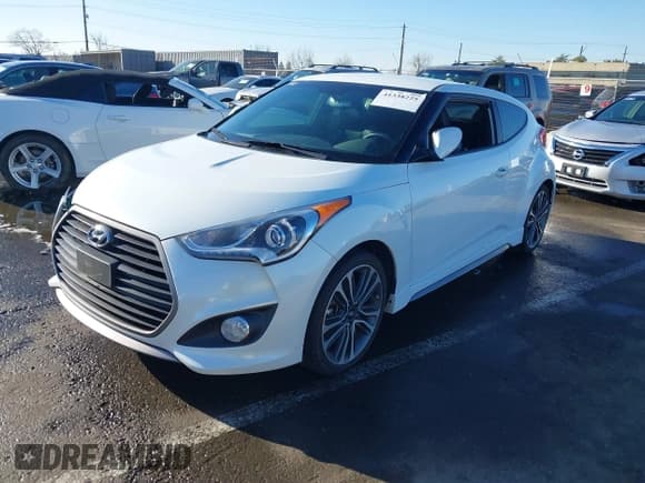 ✅ 2016 Hyundai Veloster Turbo Rally Edition • VIN: KMHTC6AE0GU292751 • Lot: 41338225. Wystawiony na IAAI z przebiegiem 61 688 mil. Bezpłatny archiwum sprzedaży aukcyjnych z USA i szczegółowy raport historii pojazdu na DreamBid. Zdjęcie 17.