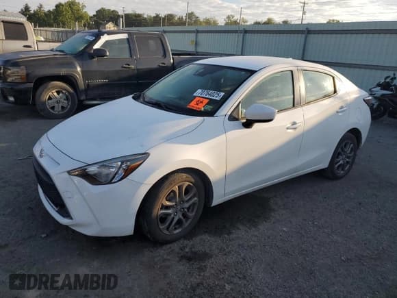 ✅ 2019 Toyota Yaris L • VIN: 3MYDLBYV8KY504343 • Лот: 70764025. Опубликован ранее на Copart с пробегом Не указан. Бесплатный доступ к архиву аукционных продаж из США и подробный отчёт об истории автомобиля на DreamBid. Изображение 1.