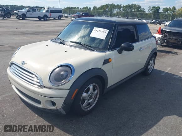 ✅ 2009 MINI Hardtop • VIN: WMWMF33549TT68408 • Lot: 43173569. Wystawiony na IAAI z przebiegiem Nie podano. Bezpłatny archiwum sprzedaży aukcyjnych z USA i szczegółowy raport historii pojazdu na DreamBid. Zdjęcie 2.