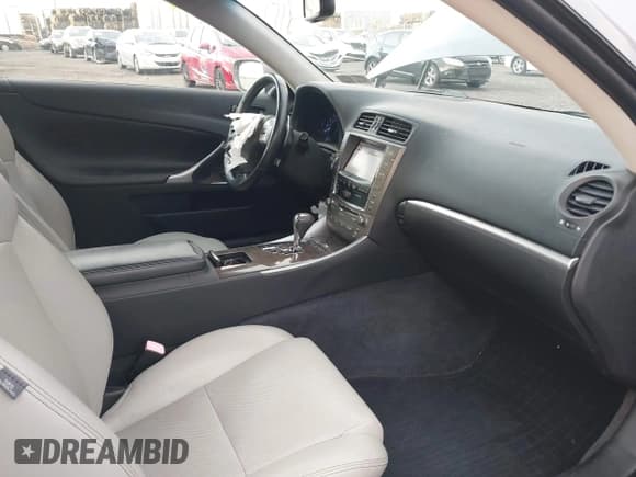 ✅ 2012 Lexus IS 350 C • VIN: JTHFE2C27C2507828 • Lot: 43813973. Wystawiony na IAAI z przebiegiem 157 906 mil. Bezpłatny archiwum sprzedaży aukcyjnych z USA i szczegółowy raport historii pojazdu na DreamBid. Zdjęcie 5.