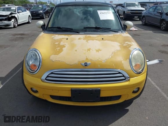 ✅ 2008 MINI Hardtop • VIN: WMWMF335X8TT61400 • Lot: 43632797. Listed on IAAI with 95,731 mi. Free auction sales archive from the USA and detailed vehicle history report at DreamBid. Image 6.