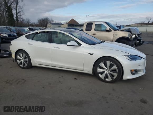 ✅ 2020 Tesla Model S Long Range • VIN: 5YJSA1E20LF397964 • Lot: 61790625. Wystawiony na Copart z przebiegiem 70 653 mil. Bezpłatny archiwum sprzedaży aukcyjnych z USA i szczegółowy raport historii pojazdu na DreamBid. Zdjęcie 4.