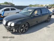✅ 2013 Bentley Flying Spur • VIN: SCBBR9ZA2DC082321 • Lot: 51051525. Wystawiony na Copart z przebiegiem 52 918 mil. Bezpłatny archiwum sprzedaży aukcyjnych z USA i szczegółowy raport historii pojazdu na DreamBid. Zdjęcie 1.