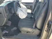 ✅ 2002 Chevrolet Silverado 1500 • VIN: 2GCEC19V621272366 • Lot: 58021795. Wystawiony na Copart z przebiegiem Nie podano. Bezpłatny archiwum sprzedaży aukcyjnych z USA i szczegółowy raport historii pojazdu na DreamBid. Zdjęcie 7.