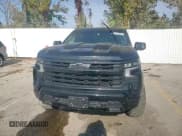 ✅ 2024 Chevrolet Silverado 1500 LT Trail Boss • VIN: 3GCUDFE81RG347126 • Lot: 82419465. Wystawiony na Copart z przebiegiem 28 125 mil. Bezpłatny archiwum sprzedaży aukcyjnych z USA i szczegółowy raport historii pojazdu na DreamBid. Zdjęcie 13.