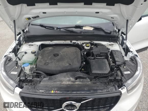 ✅ 2021 Volvo XC40 R-Design • VIN: YV4162UM5M2589145 • Lot: 62146005. Wystawiony na Copart z przebiegiem Nie podano. Bezpłatny archiwum sprzedaży aukcyjnych z USA i szczegółowy raport historii pojazdu na DreamBid. Zdjęcie 12.