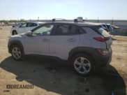 ✅ 2022 Hyundai Kona SEL • VIN: KM8K6CAB3NU921133 • Лот: 72038794. Опубликован ранее на Copart с пробегом Не указан. Бесплатный доступ к архиву аукционных продаж из США и подробный отчёт об истории автомобиля на DreamBid. Изображение 2.