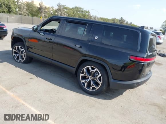 ✅ 2025 Rivian R1S Adventure • VIN: 7PDSGBBA1SN073415 • Lot: 43064933. Wystawiony na IAAI z przebiegiem 4 060 mil. Bezpłatny archiwum sprzedaży aukcyjnych z USA i szczegółowy raport historii pojazdu na DreamBid. Zdjęcie 3.