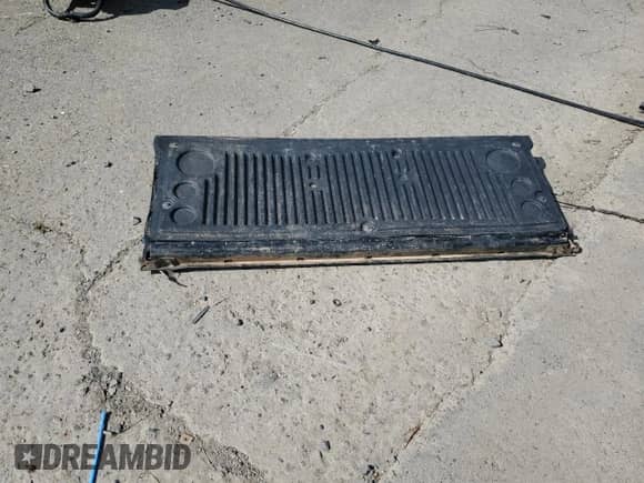 2012 Chevrolet Colorado 1LT с VIN 1GCDSCF9XC8118341, выставлен на аукционе Copart как лот 57791935 с пробегом 137 004 миль миль и Списание • Salvage title. История ставок и продаж доступна на DreamBid. Изображение 12.