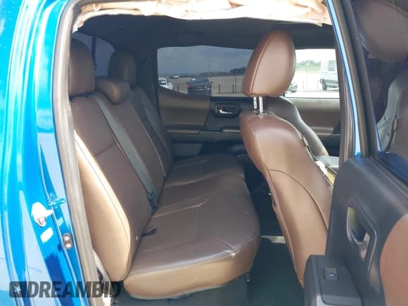 ✅ 2016 Toyota Tacoma Limited • VIN: 5TFGZ5AN4GX005943 • Lot: 42151631. Listed on IAAI with 131,288 mi. Free auction sales archive from the USA and detailed vehicle history report at DreamBid. Image 8.