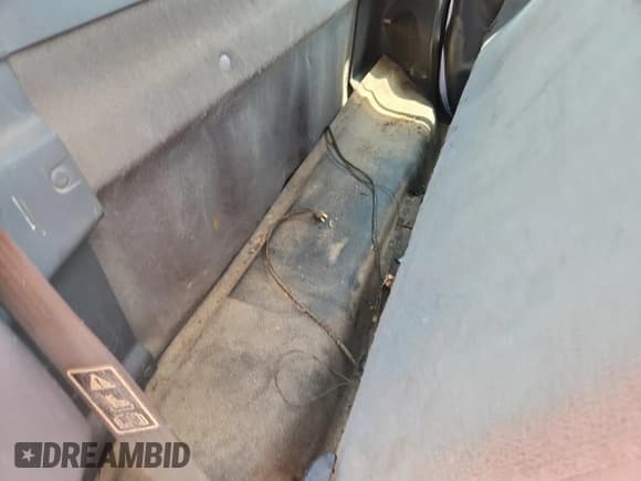 ✅ 2001 Ford F-150 XL • VIN: 1FTRF17W01NB97181 • Lot: 71320955. Listed on Copart with Not provided. Free auction sales archive from the USA and detailed vehicle history report at DreamBid. Image 10.