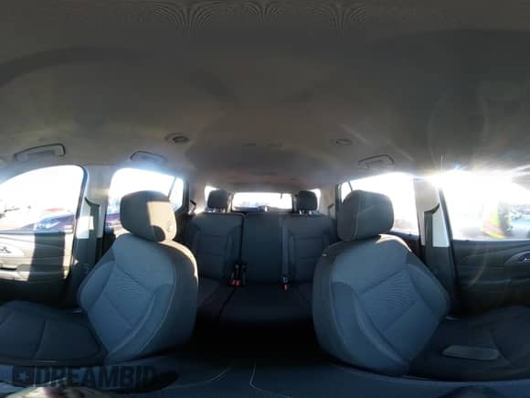 2018 Chevrolet Traverse LS z VIN 1GNERFKW8JJ108885, wystawiony jako IAAI lot #43478731 z przebiegiem 135 600 mil mil oraz . Historia ofert i sprzedaży dostępna na DreamBid. Obrazek 18.