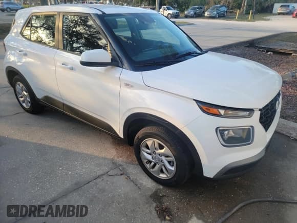 ✅ 2024 Hyundai Venue SE • VIN: KMHRB8A3XRU288751 • Lot: 88154795. Listed on Copart with 9,233 mi. Free auction sales archive from the USA and detailed vehicle history report at DreamBid. Image 1.