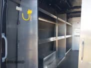 ✅ 2022 Ford Transit Cargo • VIN: 1FTBR3XG2NKA41146 • Lot: 43052815. Wystawiony na IAAI z przebiegiem 118 192 mil. Bezpłatny archiwum sprzedaży aukcyjnych z USA i szczegółowy raport historii pojazdu na DreamBid. Zdjęcie 14.