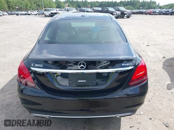 ✅ 2021 Mercedes-Benz C 300 • VIN: W1KWF8EB4MR641418 • Lot: 42657948. Wystawiony na IAAI z przebiegiem 29 644 mil. Bezpłatny archiwum sprzedaży aukcyjnych z USA i szczegółowy raport historii pojazdu na DreamBid. Zdjęcie 17.