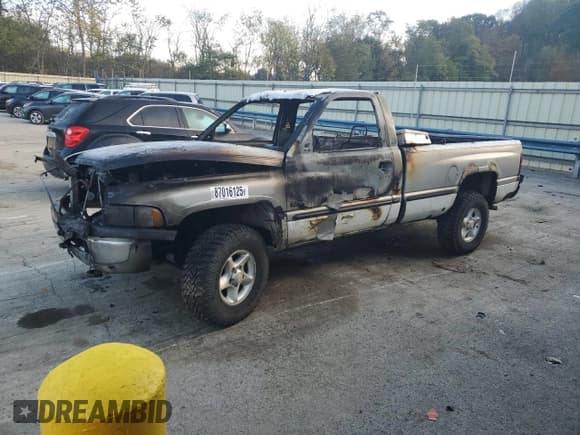 ✅ 1998 Dodge 1500 • VIN: 1B7HF16Z6WS537403 • Lot: 87016125. Wystawiony na Copart z przebiegiem Nie podano. Bezpłatny archiwum sprzedaży aukcyjnych z USA i szczegółowy raport historii pojazdu na DreamBid. Zdjęcie 1.