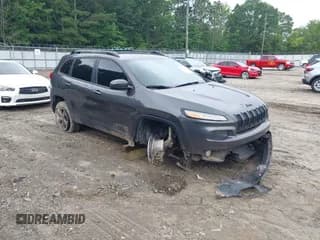 ✅ 2016 Jeep Cherokee Latitude • VIN: 1C4PJLCS3GW114379 • Lot: 42437598. Wystawiony na IAAI z przebiegiem 180 742 mil. Bezpłatny archiwum sprzedaży aukcyjnych z USA i szczegółowy raport historii pojazdu na DreamBid. Zdjęcie 1.