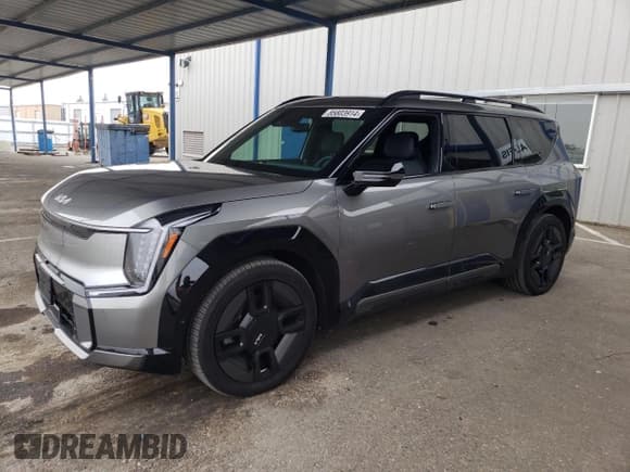 ✅ 2024 Kia EV9 GT-Line • VIN: KNDAEFS52R6031276 • Lot: 85803914. Wystawiony na Copart z przebiegiem 4 802 mil. Bezpłatny archiwum sprzedaży aukcyjnych z USA i szczegółowy raport historii pojazdu na DreamBid. Zdjęcie 1.