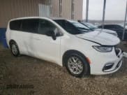 ✅ 2025 Chrysler Pacifica Select • VIN: 2C4RC1BG3SR502556 • Lot: 93856955. Wystawiony na Copart z przebiegiem 30 371 mil. Bezpłatny archiwum sprzedaży aukcyjnych z USA i szczegółowy raport historii pojazdu na DreamBid. Zdjęcie 4.