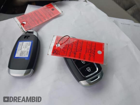 ✅ 2024 Hyundai Venue SEL • VIN: KMHRC8A32RU298638 • Lot: 39283776. Listed on IAAI with 1,370 mi. Free auction sales archive from the USA and detailed vehicle history report at DreamBid. Image 11.