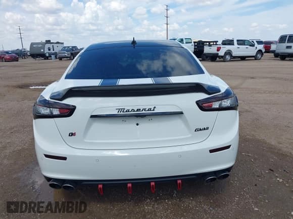 ✅ 2015 Maserati Ghibli S Q4 • VIN: ZAM57RTA6F1138201 • Лот: 43266970. Опубликован ранее на IAAI с пробегом 76 412 миль. Бесплатный доступ к архиву аукционных продаж из США и подробный отчёт об истории автомобиля на DreamBid. Изображение 17.