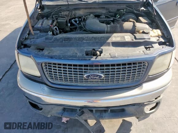 ✅ 2001 Ford Expedition Eddie Bauer • VIN: 1FMFU18L71LA73686 • Lot: 50629845. Listed on Copart with 143,627 mi. Free auction sales archive from the USA and detailed vehicle history report at DreamBid. Image 13.