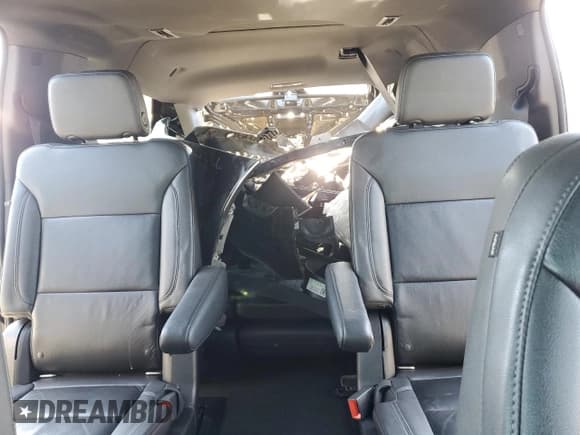 ✅ 2021 Chevrolet Suburban LT • VIN: 1GNSKCKD2MR381279 • Lot: 70537184. Wystawiony na Copart z przebiegiem 222 595 mil. Bezpłatny archiwum sprzedaży aukcyjnych z USA i szczegółowy raport historii pojazdu na DreamBid. Zdjęcie 10.