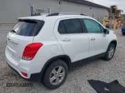 ✅ 2020 Chevrolet Trax LT • VIN: KL7CJPSB4LB064131 • Lot: 43087367. Wystawiony na IAAI z przebiegiem 81 482 mil. Bezpłatny archiwum sprzedaży aukcyjnych z USA i szczegółowy raport historii pojazdu na DreamBid. Zdjęcie 4.