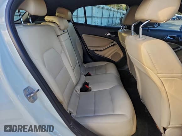 ✅ 2018 Mercedes-Benz GLA 250 • VIN: WDCTG4GB0JJ467951 • Lot: 96958465. Wystawiony na Copart z przebiegiem 136 847 mil. Bezpłatny archiwum sprzedaży aukcyjnych z USA i szczegółowy raport historii pojazdu na DreamBid. Zdjęcie 10.