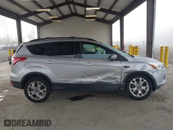 ✅ 2013 Ford Escape SE • VIN: 1FMCU9G99DUD86681 • Lot: 43745061. Wystawiony na IAAI z przebiegiem 182 623 mil. Bezpłatny archiwum sprzedaży aukcyjnych z USA i szczegółowy raport historii pojazdu na DreamBid. Zdjęcie 13.