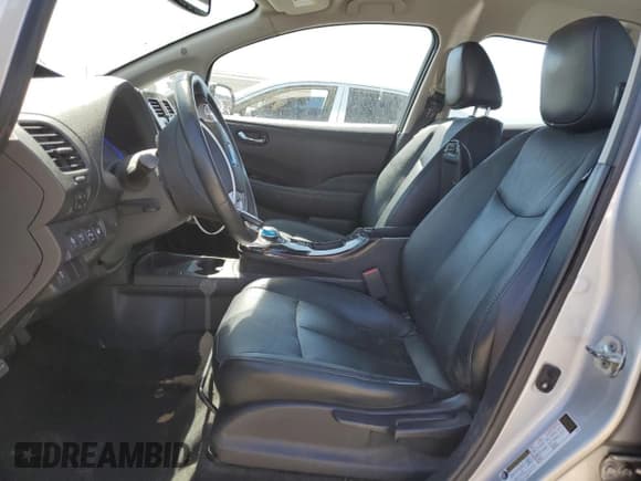 ✅ 2015 Nissan LEAF SV • VIN: 1N4AZ0CP5FC326425 • Lot: 70963675. Wystawiony na Copart z przebiegiem 40 390 mil. Bezpłatny archiwum sprzedaży aukcyjnych z USA i szczegółowy raport historii pojazdu na DreamBid. Zdjęcie 7.