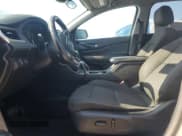 ✅ 2018 GMC Acadia SLE • VIN: 1GKKNSLS5JZ122180 • Lot: 68185695. Wystawiony na Copart z przebiegiem 178 530 mil. Bezpłatny archiwum sprzedaży aukcyjnych z USA i szczegółowy raport historii pojazdu na DreamBid. Zdjęcie 7.