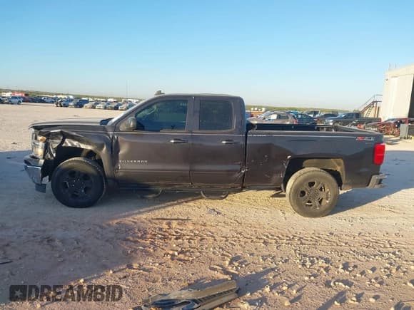 ✅ 2015 Chevrolet Silverado 1500 LT • VIN: 1GCVKREC2FZ245748 • Lot: 43432834. Listed on IAAI with 92,333 mi. Free auction sales archive from the USA and detailed vehicle history report at DreamBid. Image 14.