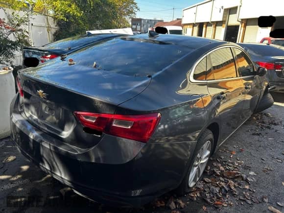 ✅ 2018 Chevrolet Malibu LT • VIN: 1G1ZD5ST5JF256819 • Lot: 91625725. Wystawiony na Copart z przebiegiem 150 497 mil mil. Skorzystaj z bezpłatnego archiwum sprzedaży aukcyjnych z USA i zobacz szczegółowy raport historii pojazdu na DreamBid. Zdjęcie 4.