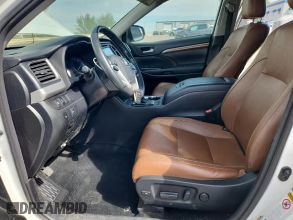 ✅ 2017 Toyota Highlander Limited • VIN: 5TDDZRFH4HS447125 • Лот: 80529435. Опубликован ранее на Copart с пробегом 66 850 миль. Бесплатный доступ к архиву аукционных продаж из США и подробный отчёт об истории автомобиля на DreamBid. Изображение 7.