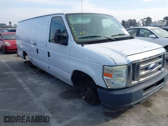 ✅ 2013 Ford Econoline Cargo Commercial • VIN: 1FTNS2ELXDDA38381 • Lot: 41243450. Wystawiony na IAAI z przebiegiem 143 160 mil. Bezpłatny archiwum sprzedaży aukcyjnych z USA i szczegółowy raport historii pojazdu na DreamBid. Zdjęcie 1.